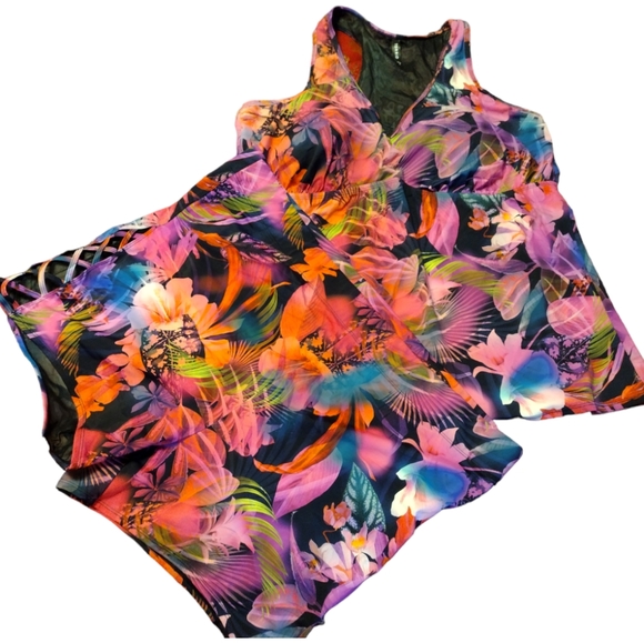 TORRID SWIM LEAFY RACERBACK TANKINI AND LEAFY HIGH RISE SHORTS SIZE 4 - Picture 7 of 13